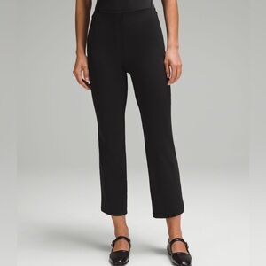 NWT Lululemon Smooth Fit Pull-On High-Rise
Cropped Pant sz 4 Black